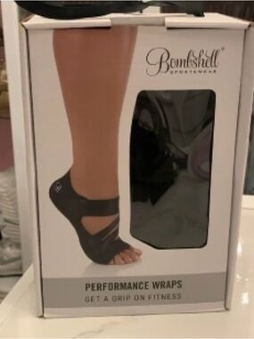 Bombshell Sportswear Black Performance Wraps